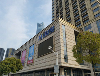 戴高樂無邊際泳池入住南昌紅谷灘區(qū)紅星美凱龍廣場泳吧體驗館