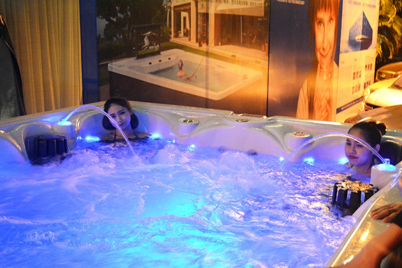 游不到頭泳池?戴高樂(lè)無(wú)邊際泳池顛覆你對(duì)泳池的認(rèn)知