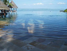 無邊際游泳池如何實現游不到邊？您真的需要了解一下！