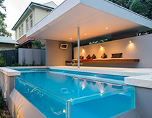 一個游泳池不可缺少的設(shè)備有哪些？