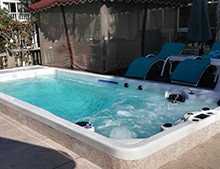 無邊際泳池耗水電量大不大?知道真相的我眼淚掉下來[戴高樂泳池設備]