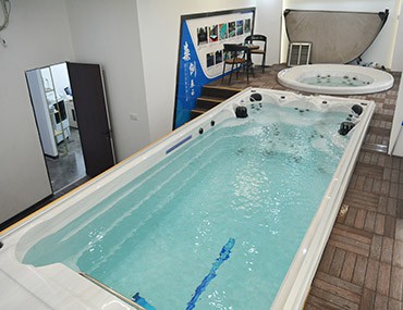 別人的游泳浴缸只能泡澡？那你就錯了，它還有這些很爽的功能