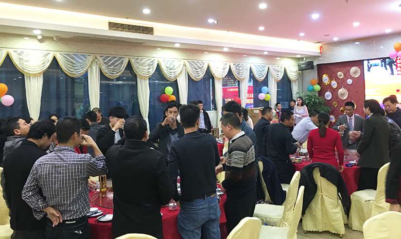 戴高樂泳池設備