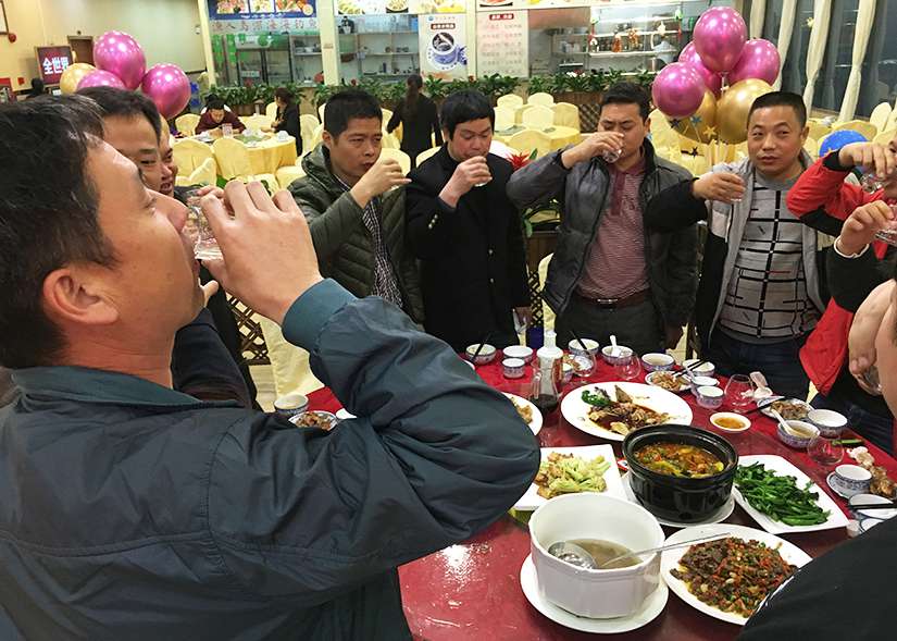 戴高樂泳池設備