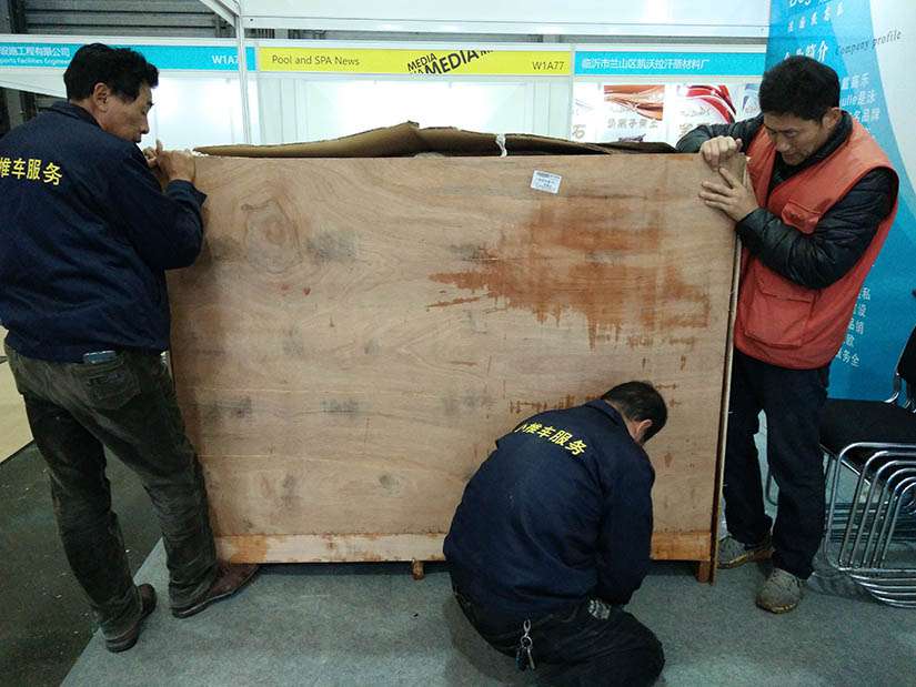 戴高樂泳池設備