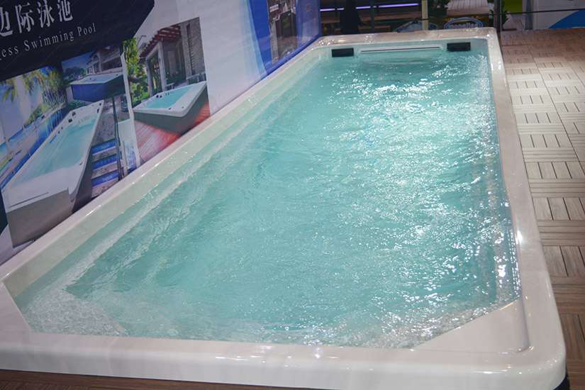 戴高樂無邊際泳池 戴高樂無邊際泳池