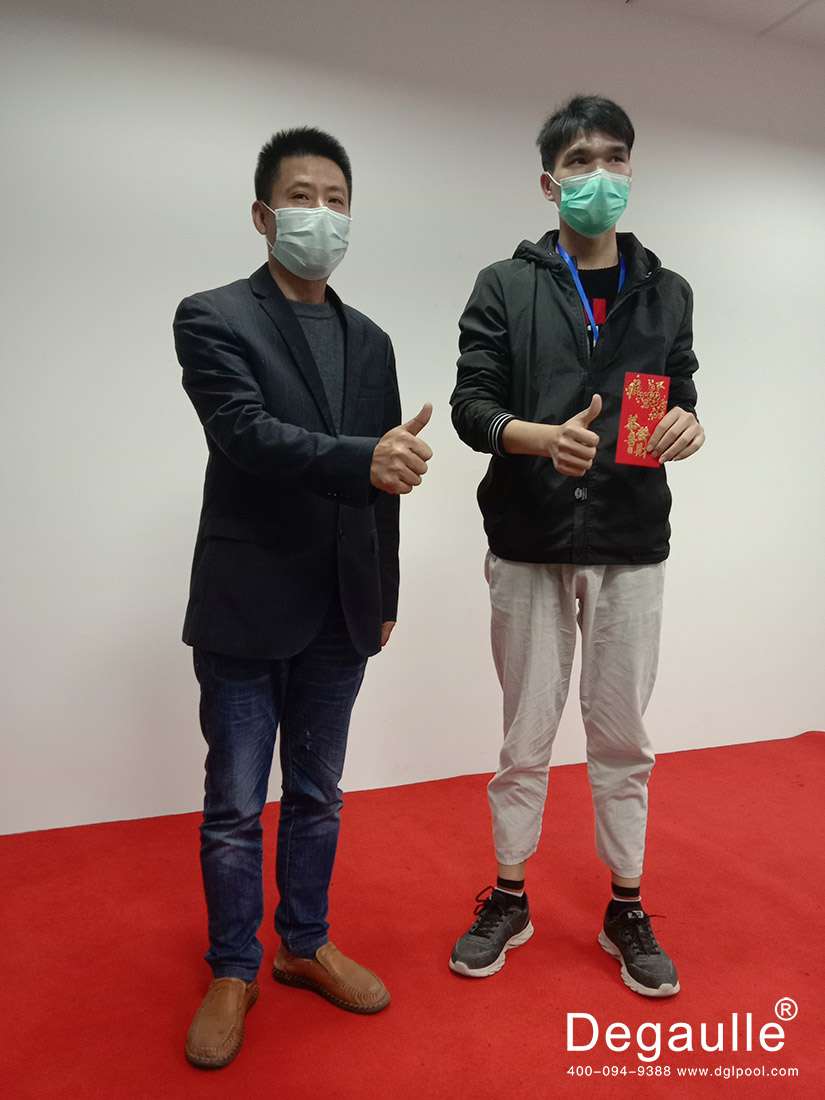 戴高樂(lè)泳池設(shè)備