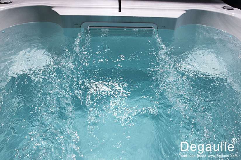 戴高樂無邊際泳池