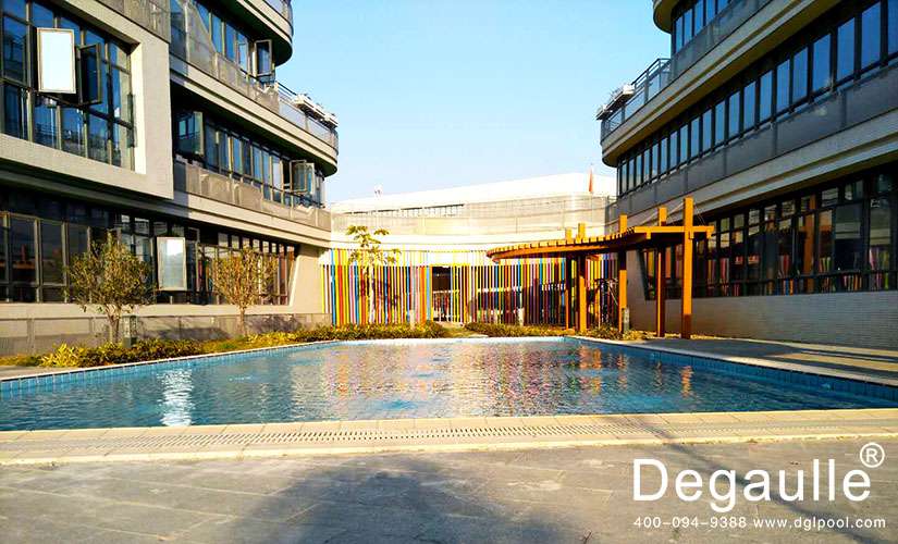 戴高樂恒溫泳池工程