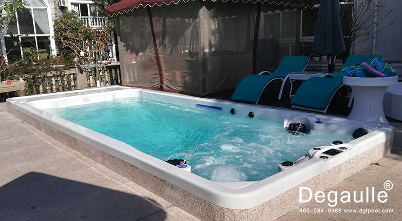 戴高樂無(wú)邊際游泳池