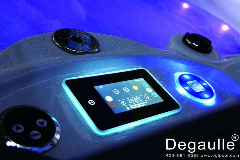 戴高樂無邊際泳池.jpg 戴高樂無邊際泳池.jpg