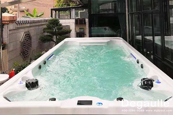 恒溫?zé)o邊際泳池