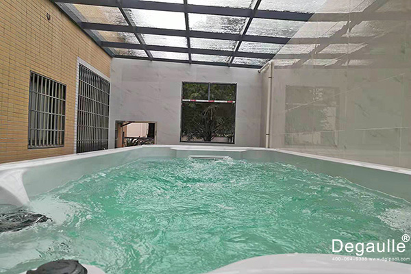 戴高樂無邊際泳池